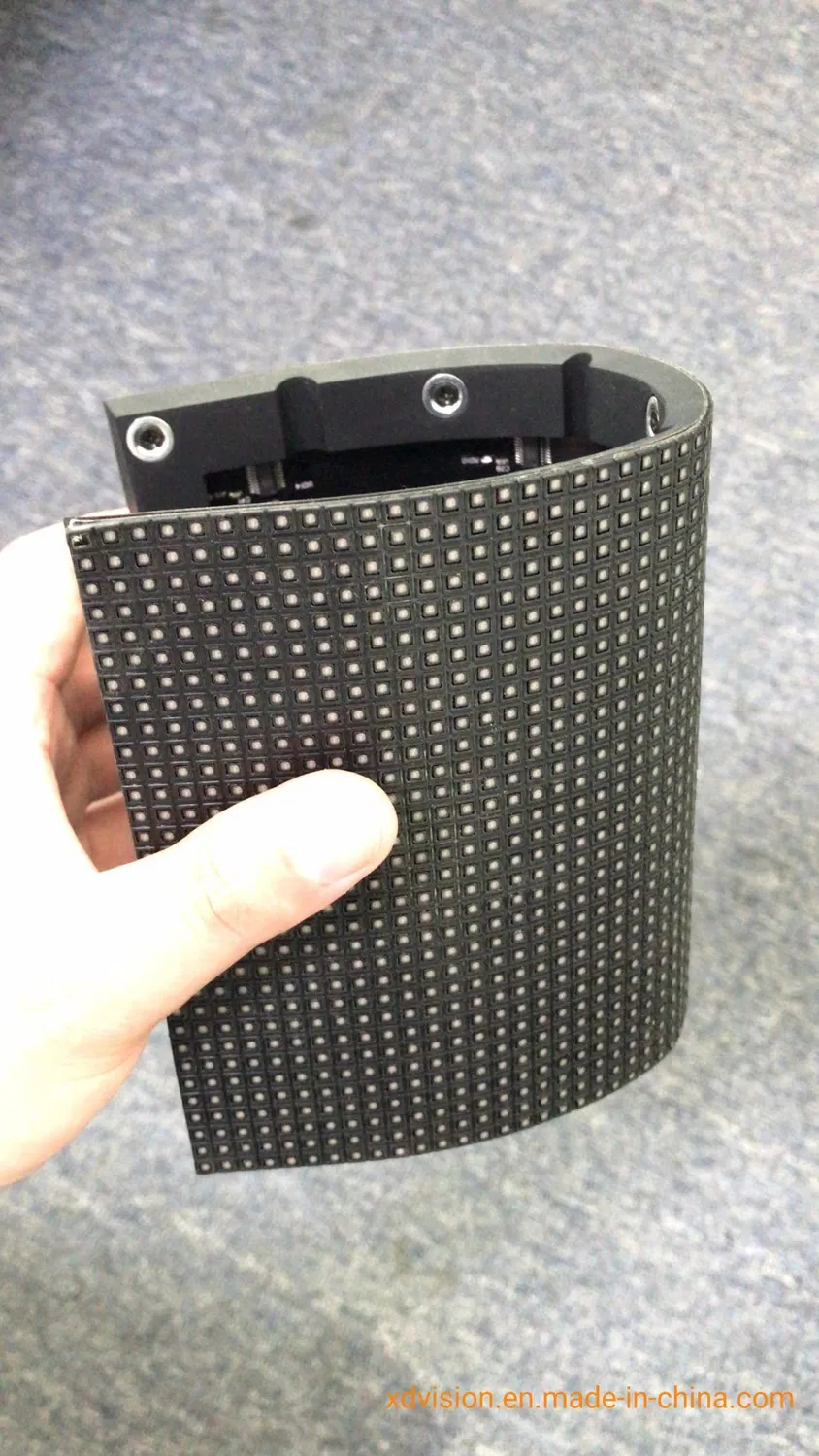 pH4 P4 RGB SMD Tam Renkli LED Yumuşak Modül Özelleştirilmiş LED Esnek Modül Kavisli LED Ekran için pictures & photos
