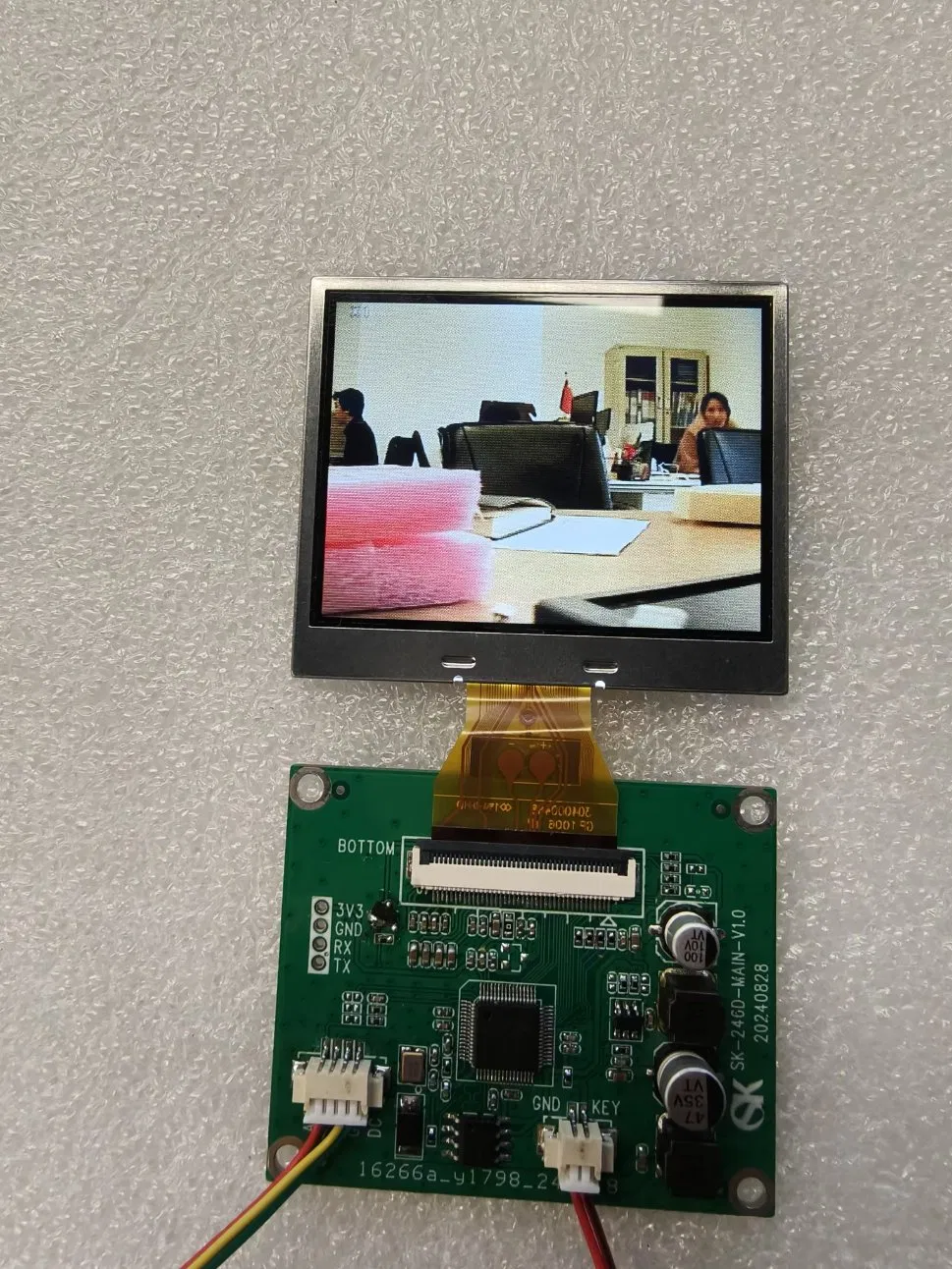 Kompaktes 2.46-Inch TFT LCD-Modul mit AV/CVBS-Eingang für Mikro-Videomaschinenmonitor, industrielle Vision und Rückfahrkamera-Modul pictures & photos