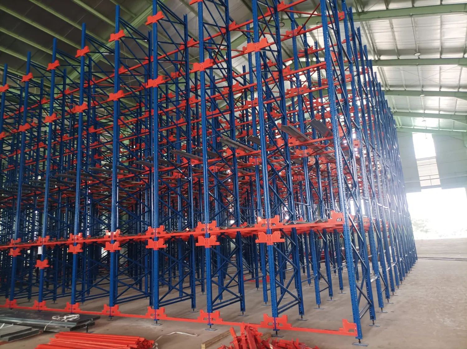Hệ thống kệ lưu trữ tự động bằng xe đẩy pallet tùy chỉnh Hệ thống kệ pallet xe đẩy radio Hệ thống xe đẩy pallet bằng thép pictures & photos