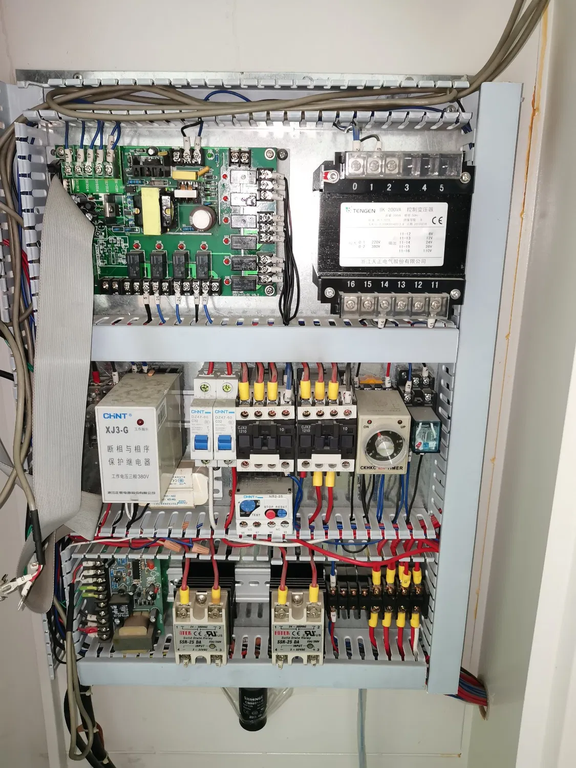 150L Machine de test programmable de simulation environnementale à température et humidité constantes pictures & photos