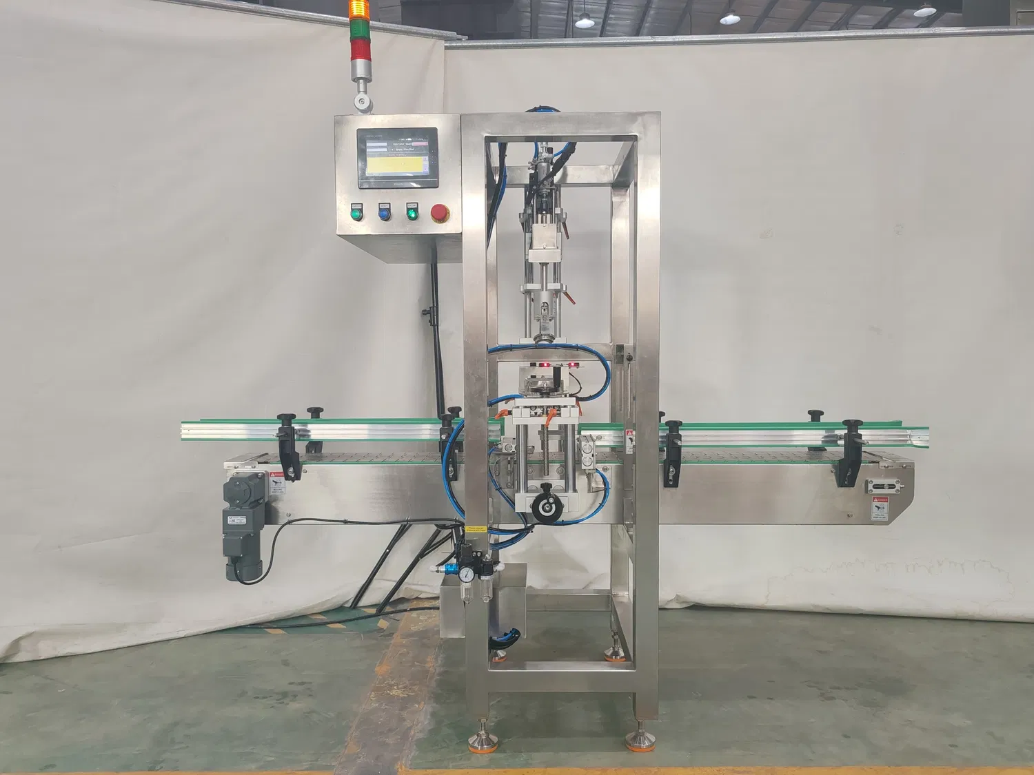 Imballaggio standard o macchina automatica di tappatura per compattatori di plastica personalizzati pictures & photos