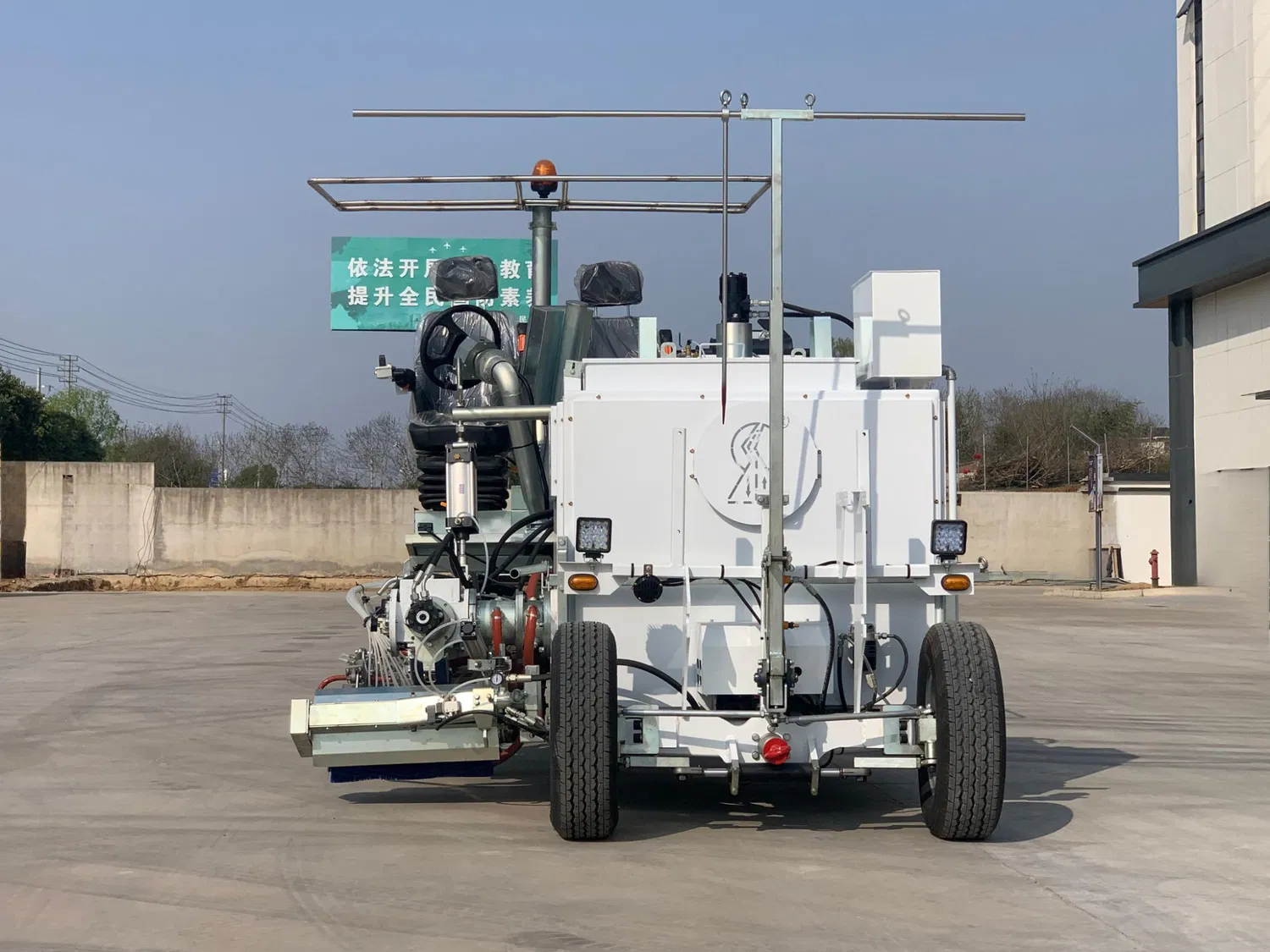 660 Multifunktionale Extrusionsrahmen Innovative Fahrmarkierungsmaschine: Hochleistungsfahrlinienmaschine mit intelligentem Programmsteuergerät pictures & photos