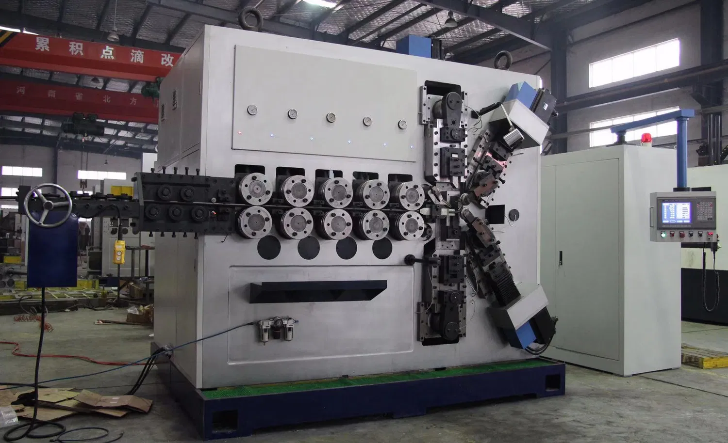 آلة ضغط النوابض CNC الأوتوماتيكية بخمسة محاور pictures & photos