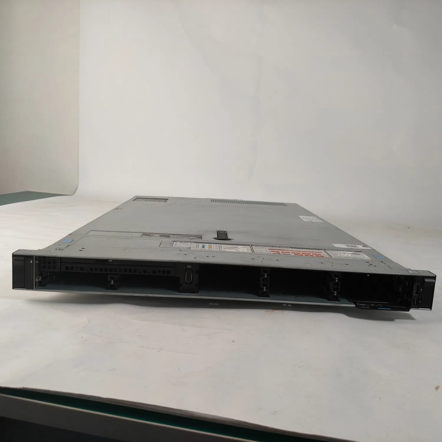 Del Usato R640 R740 1u 2u Server Rack Barebone Sistema Fabbricato in Cina Configurazione Personalizzabile pictures & photos