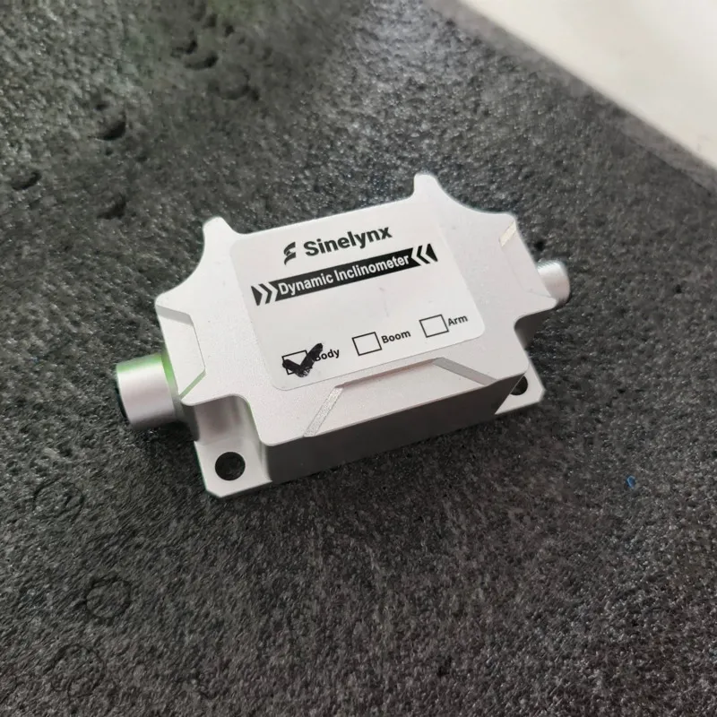 Le contrôle de machine RTK de précision améliore les performances des dispositifs de système de creusement GPS RTK pictures & photos