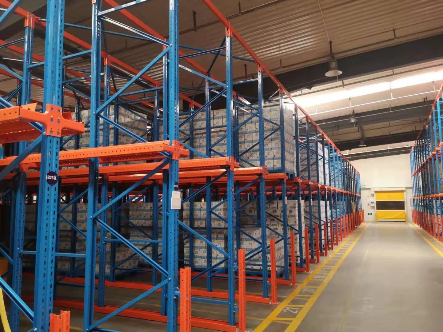 Système de rayonnage de stockage en rack de haute qualité, rayonnage à palettes en drive-in, rayonnage de stockage en entrepôt traversant, étagère de stockage en métal pictures & photos