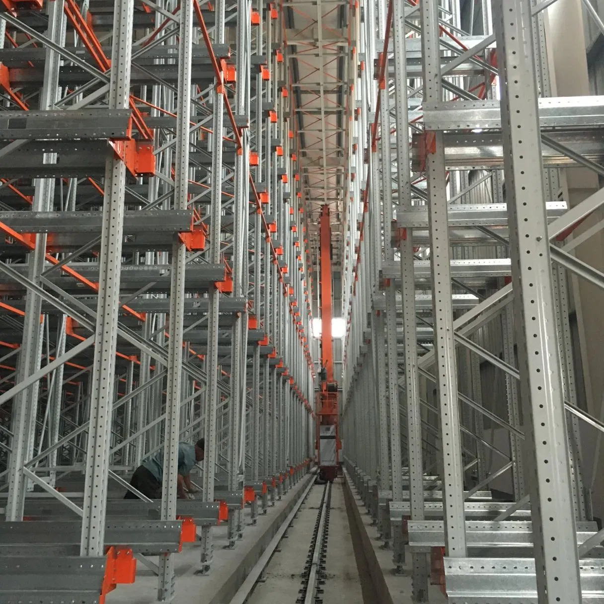 Hệ thống kệ chứa hàng tự động trong kho, kệ chứa hàng bằng pallet cho kho công nghiệp, hệ thống kệ chứa hàng bằng xe đẩy pictures & photos