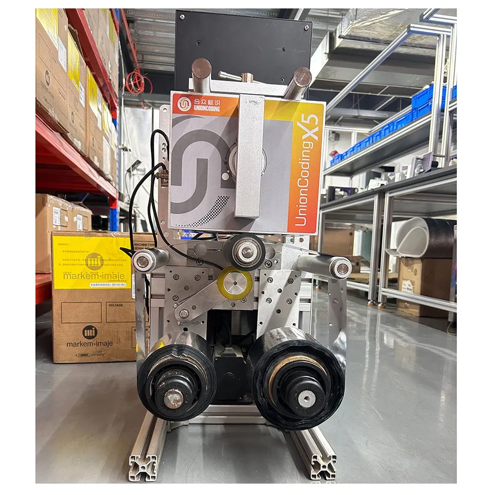 Máquina de rebobinado de línea nueva con codificación por inyección de tinta de rodillo a rodillo para codificación QR, operación simple, máquina de rebobinado pictures & photos