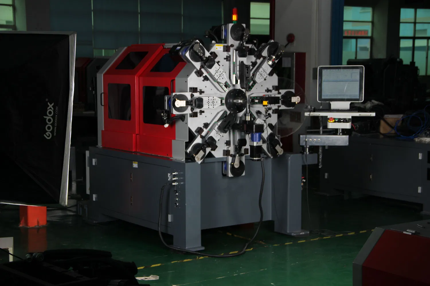 Máquina Automática de Enrolamento de Molas CNC 12 Máquina de Fabricação de Molas pictures & photos