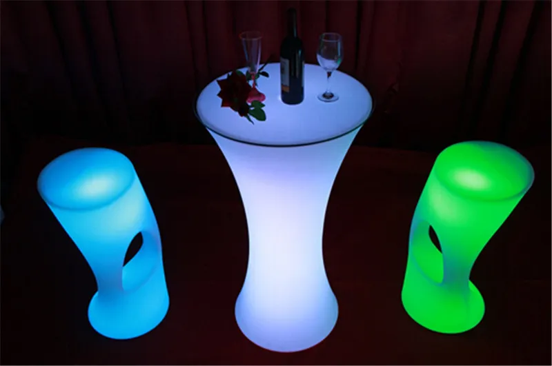 리그르바 공장 LED 원형 빛나는 칵테일 테이블 LED 플라스틱 테이블 pictures & photos