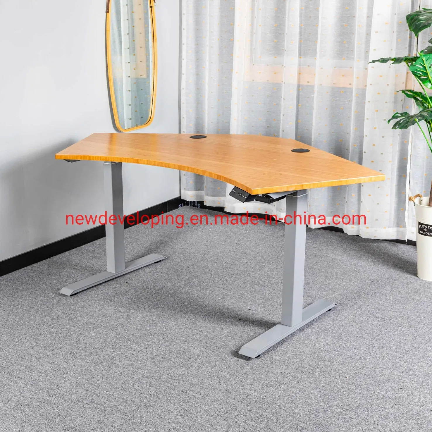 Mesa de computadora comercial versátil ajustable en altura para espacios de trabajo modernos pictures & photos