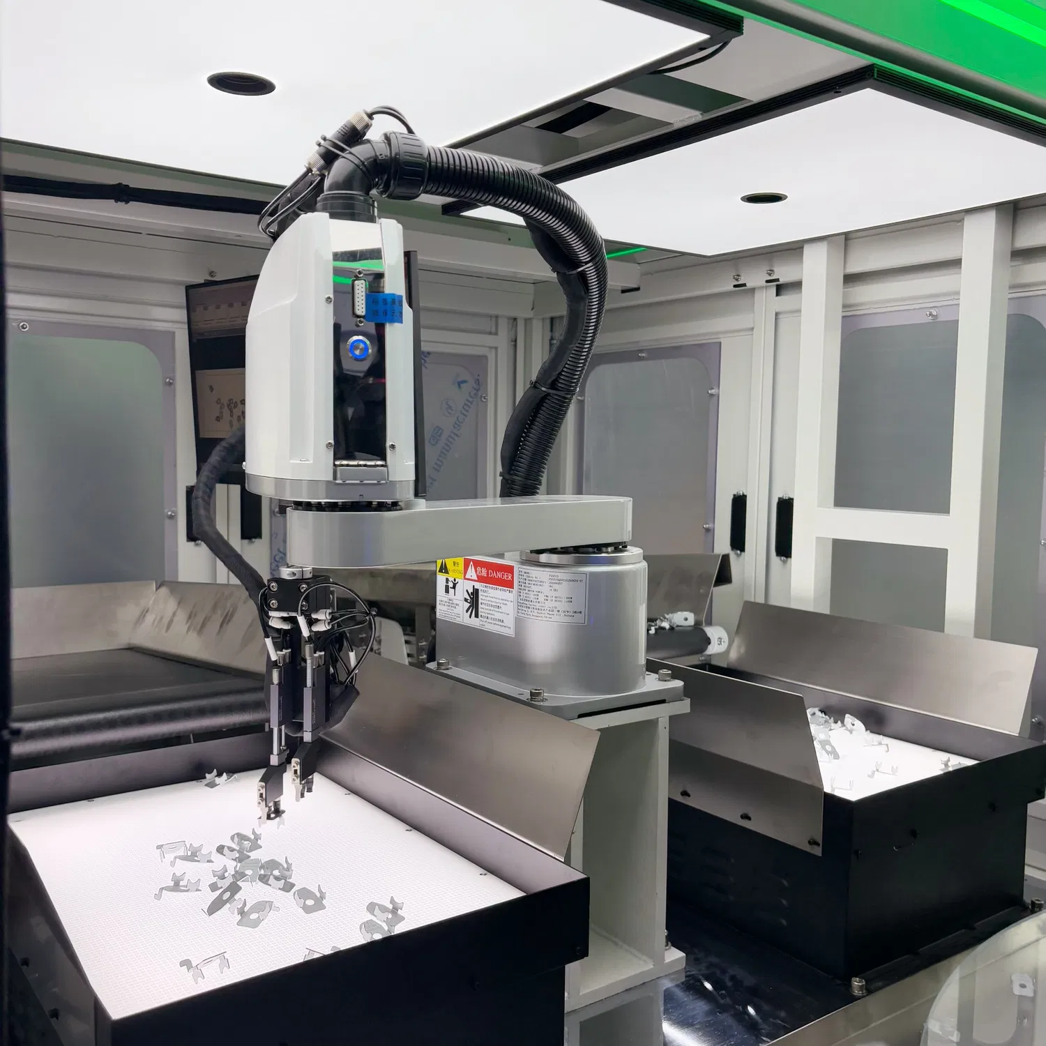 Vollautomatische Ladeglas-Drehteller-Inspektionsmaschine mit vollfarbigem Touchscreen-Steuerungshardware und optischer Sortierausrüstung pictures & photos