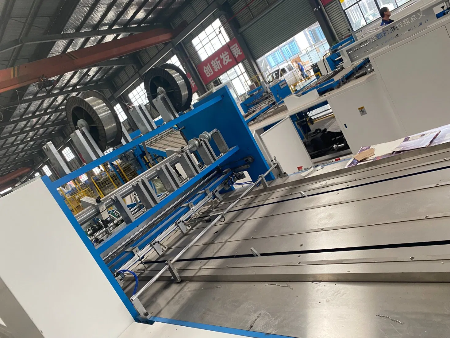 Macchina automatica per la rilegatura di quaderni, macchina per la produzione di quaderni a pinza pictures & photos