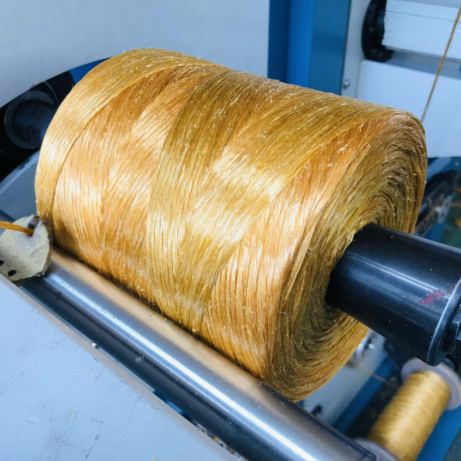 Hdysl PP İp İpliği Yapma Makinesi/ Plastik Raffia İp Sarmalayıcı Makinesi pictures & photos