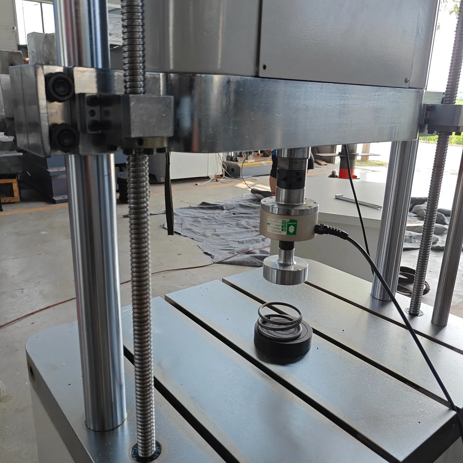 Geavanceerde rubber testmachine voor veervermoeidheid en compressietests pictures & photos