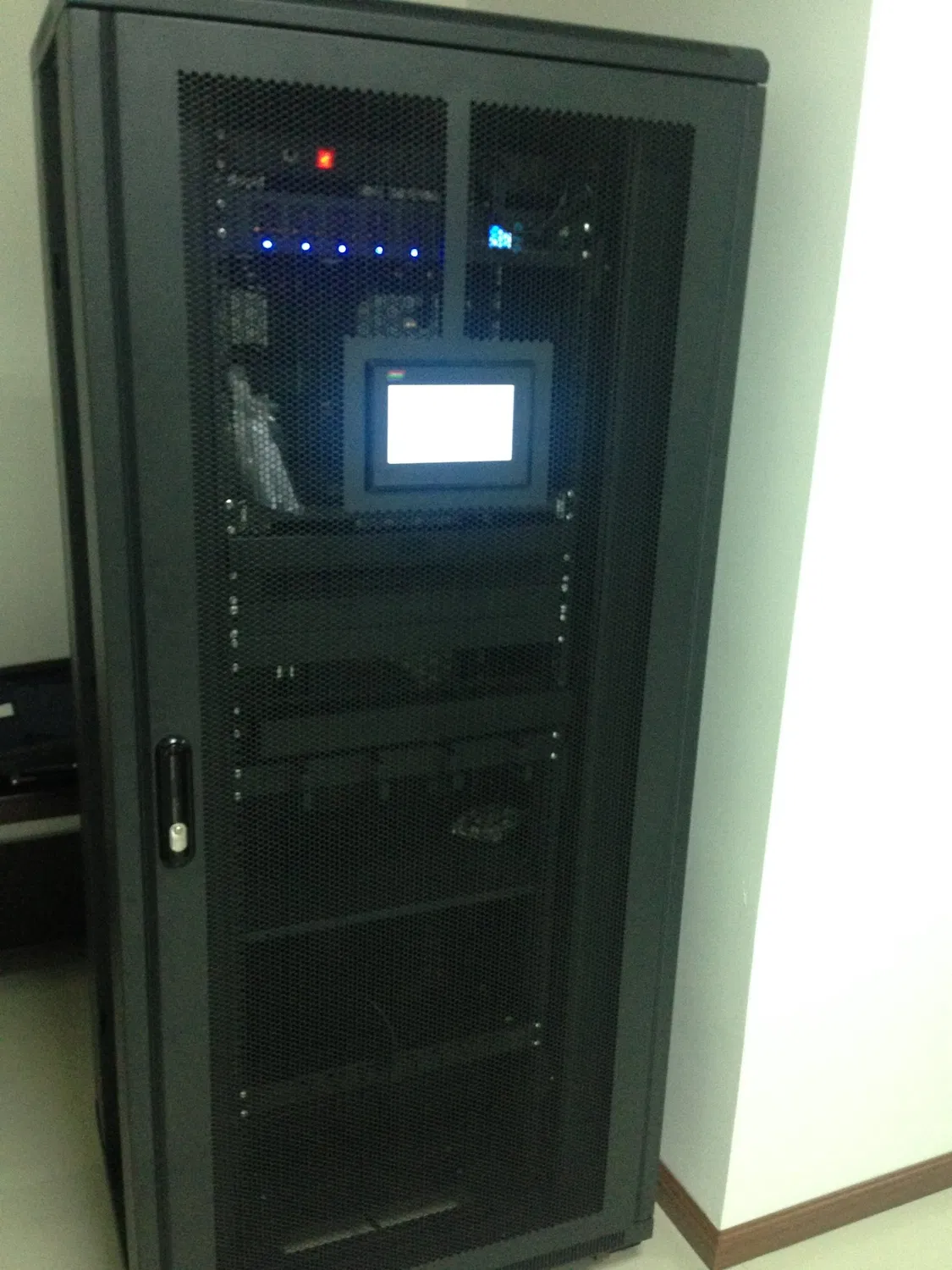 600 ขนาดกว้าง มม อุปกรณ์ ตู้เซิร์ฟเวอร์ 19'' ตู้เครือข่าย pictures & photos