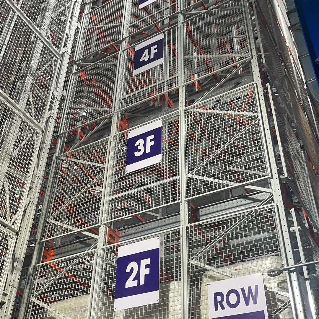 Produzione Professionale Sistema di Racking Magazzino Refrigerato Shuttle Rack Automatico 4-Way Racking Shuttle Quattro Vie pictures & photos