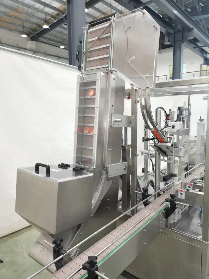 Imballaggio standard o macchina automatica di tappatura per compattatori di plastica personalizzati pictures & photos