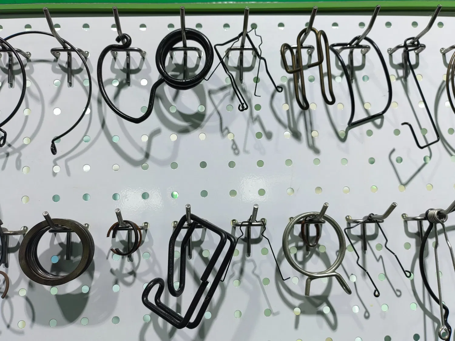 Wire Size Range 0.15~0.8mm KCT-8C Spring Forming Machine for Compression Spring & Torsion Spring Machine pictures & photos