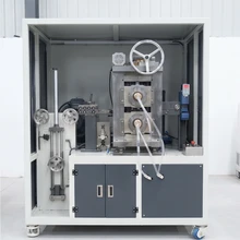 Veelzijdige koudwalsmachine voor het maken van zonnepaneelribbels