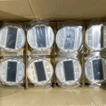 Marcador Solar LED Rodoviário Durável e Resistente às Intempéries com Elementos Refletivos Marcador Solar LED Rodoviário Durável e Resistente às Intempéries com Elementos Refletivos