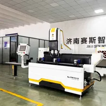 เครื่องตัด CNC สำหรับทำหน้าต่างอลูมิเนียม