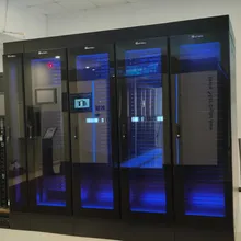 Intelligenter Serverrack mit integrierter Kühlungslösung