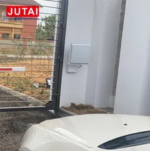 Sistema di controllo accessi con barriera di rilevamento radar Sistema di controllo accessi con barriera di rilevamento radar