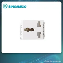 Prise multifonction avec protection par obturateur