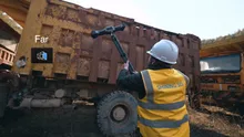 Sistema di tracciamento e scansione con design portatile e staccabile per il controllo qualità versatile del trasporto ferroviario