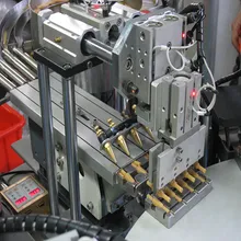 Tek Kullanımlık Enjeksiyon Seti Otomatik Montaj Makinesi Akış Regülatörü Montaj Makinesi