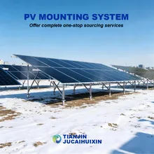 Sistema fotovoltaico a terra di grandi dimensioni con struttura solare verticale a U su pali elicoidali