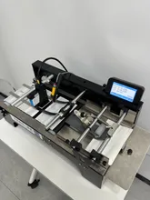 Macchina per codifica a getto d'inchiostro automatica per stampa di etichette con data di lotto e codice QR