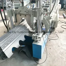 Machine de formage à froid automatique pour faîtage carré, machine de fabrication de tuiles de faîtage en métal avec motif en relief
