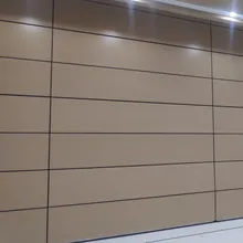 Sistema di Partizione Murale Verticale Regolabile e Retrattile Automatico
