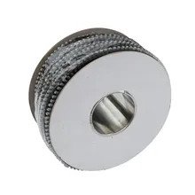 Macchina automatica per alimentazione di rivetti sistema di rivettatura a auto-perforazione per assemblaggio di involucri per busduct