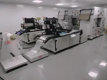 Máquina de impresión serigráfica automática con etiquetado de color
