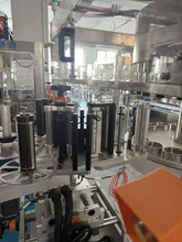 Máquina de Etiquetado Automática Plateada para Soluciones Eficientes de Etiquetado de Contenedores