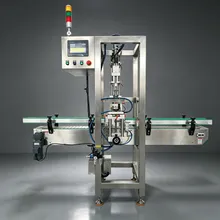 Macchina automatica per tappatura di bottiglie ad alta velocità con ordinamento dei tappi
