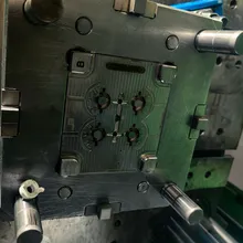 Hoge rigiditeit multi-caviteit geoptimaliseerde thermische consumentenelektronica behuizing kunststof spuitgietmal