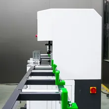 アルミニウム窓生産効率のための専門的なルーターマシン