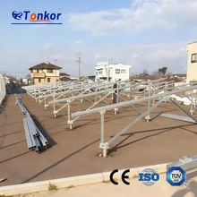 Hệ thống giá đỡ năng lượng mặt trời quy mô lớn với móng vít đất