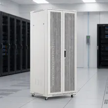 コンピュータールーム用19インチ調整可能プロファイルレール付き高剛性サーバーラック
