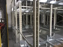 Geavanceerde Opslagrek met Automatische Shuttle en Duurzaam Ontwerp