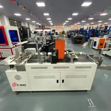 طابعة UV متقدمة مع أتمتة PLC ونظام تغذية متكامل