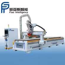 Macchina da Incisione CNC a Doppia Stazione Personalizzata 3-Axis 4-Axis 5-Axis con Caricamento e Scaricamento Automatico Macchina da Incisione CNC a Doppia Stazione Personalizzata 3-Axis 4-Axis 5-Axis con Caricamento e Scaricamento Automatico