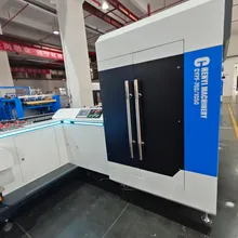 Macchina automatica per la raccolta di carte basata su sensori stabili per la produzione di carte da gioco Macchina automatica per la raccolta di carte basata su sensori stabili per la produzione di carte da gioco