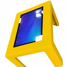 Interaktiver 43-Zoll-Touchscreen-Lerntisch für gemeinsames Vergnügen