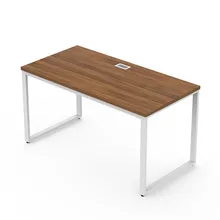 Design semplice, facile assemblaggio, struttura in metallo, tavolo da lavoro, scrivania per computer