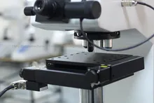 Yüksek Hassasiyetli Vickers Sertlik Ölçüm Aletleri İki Optik Yolla